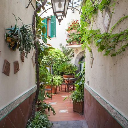 Villa Elisa Holiday Home Соренто Екстериор снимка